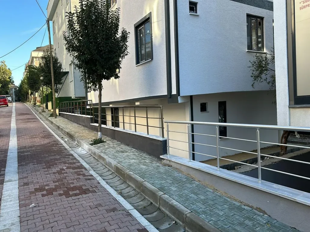 Avcılar Kayalı Sokak Apt. galeri 1